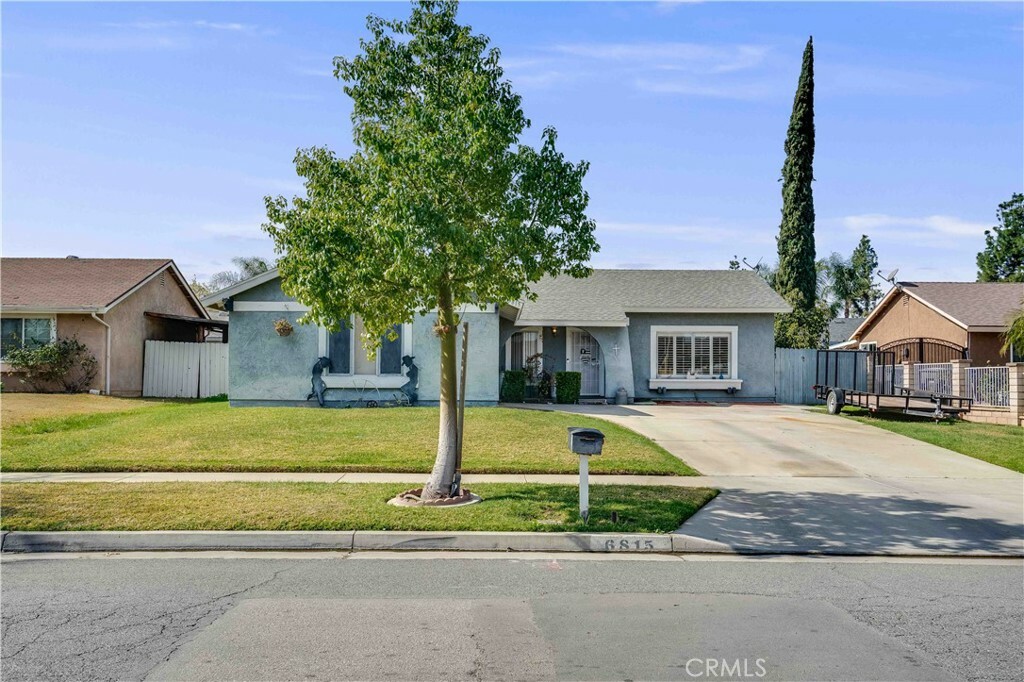 Property Photo:  6815 Farrier Avenue  CA 92503 