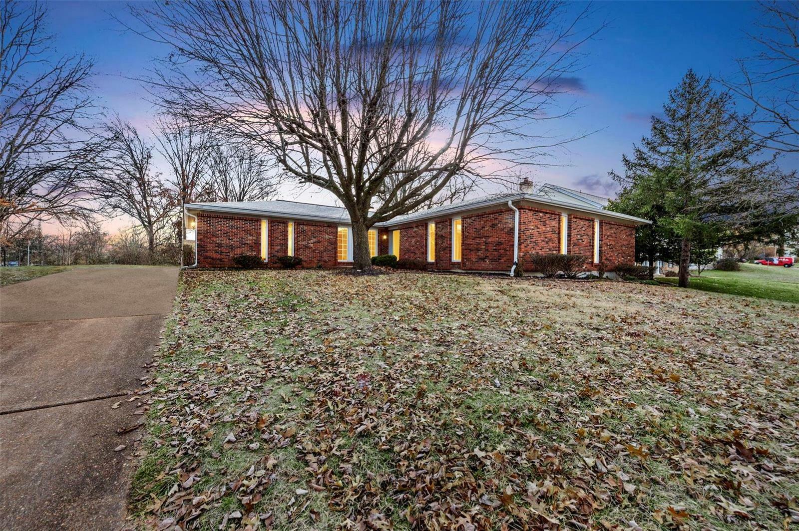 342 Clayton Trails Drive  Ellisville MO 63011 photo