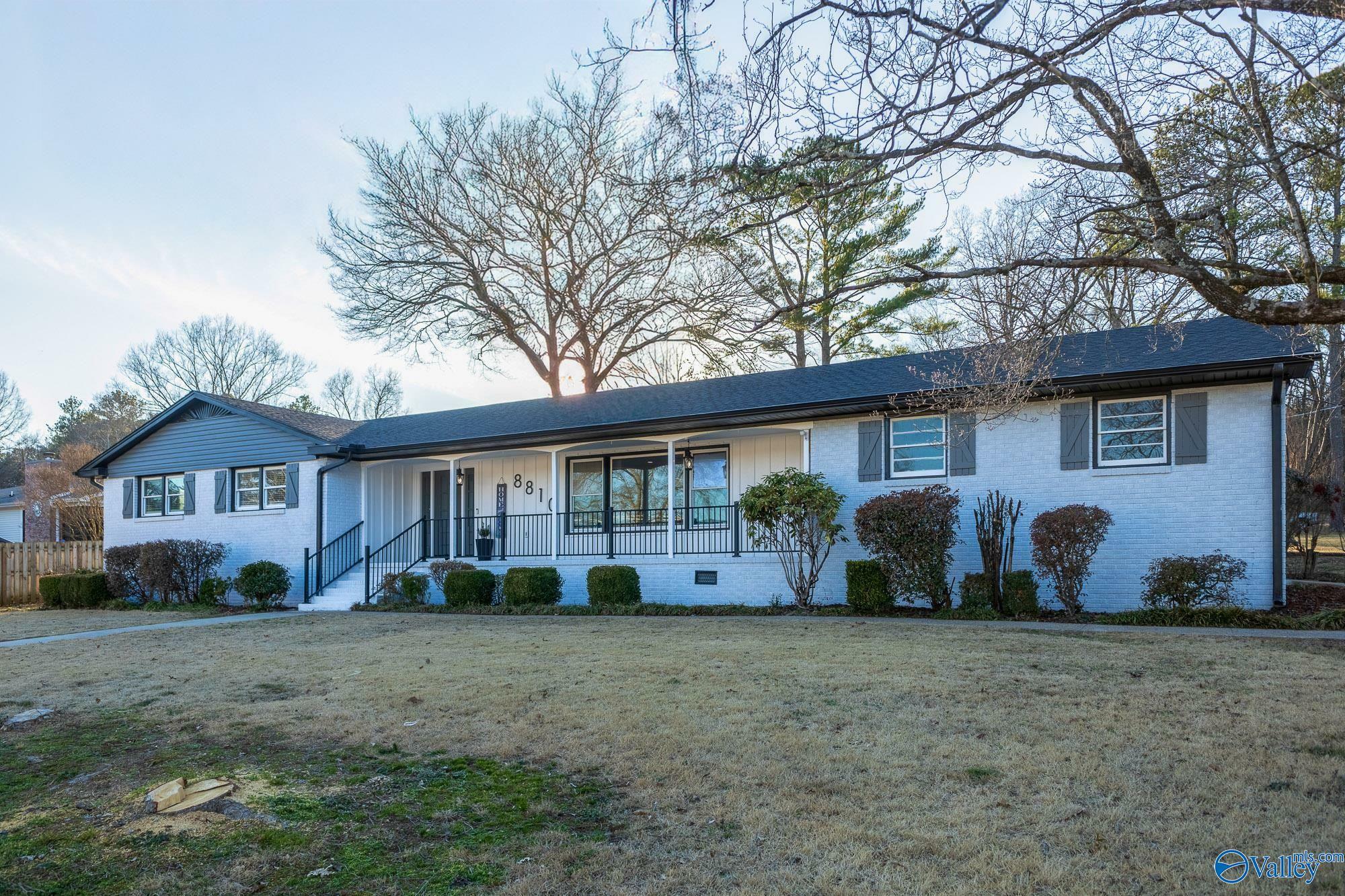 Property Photo:  8810 Bridlewood Drive SE  AL 35802 