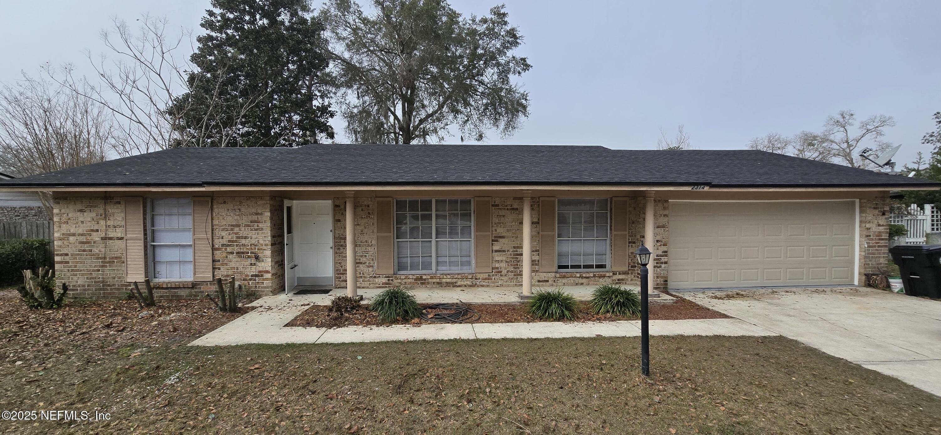 Property Photo:  2314 Oakdale Drive E  FL 32073 