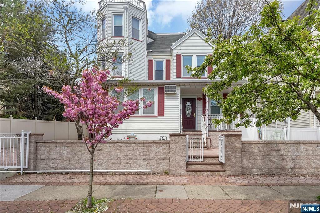 Property Photo:  113 Oakwood Avenue 2  NJ 07010 