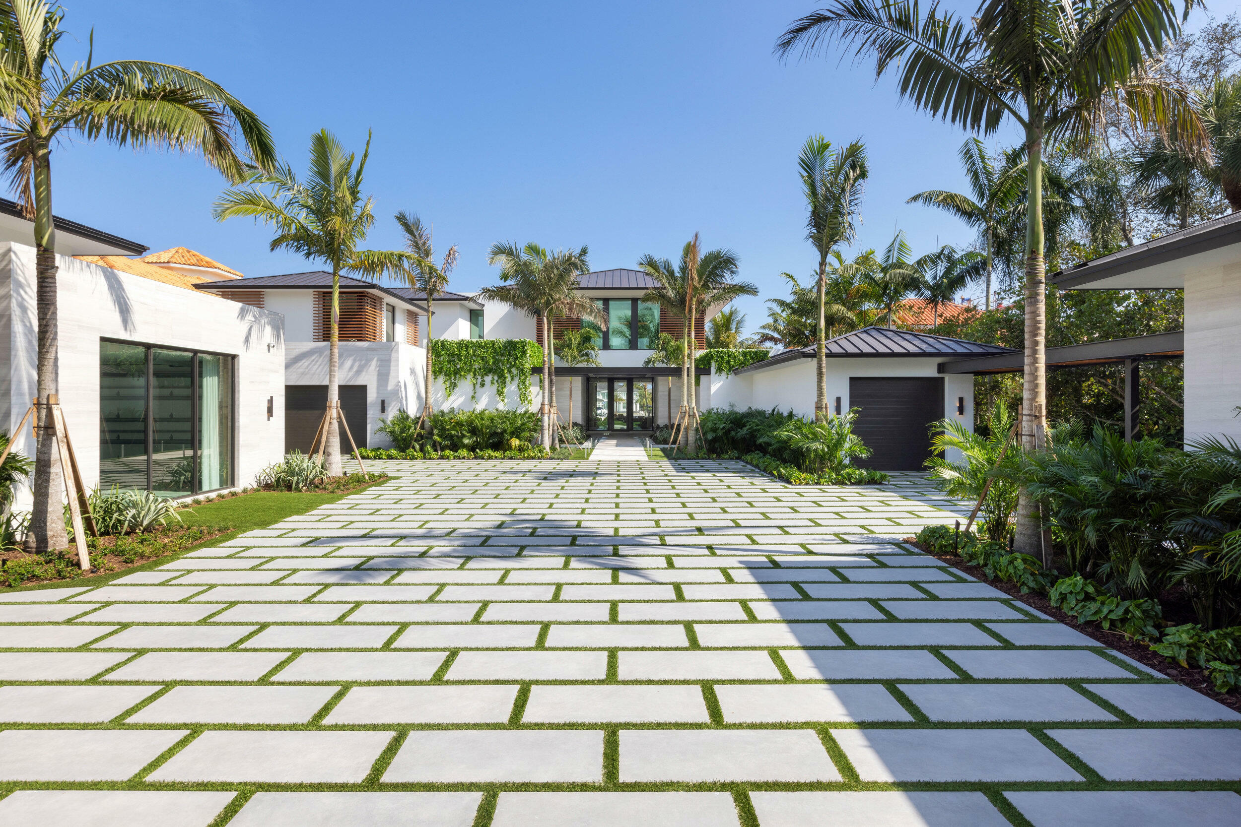 2415 Casas De Marbella Drive  Palm Beach Gardens FL 33410 photo