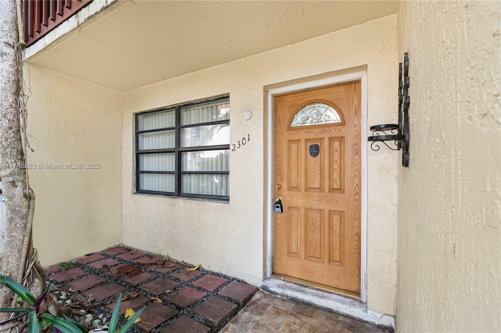 Property Photo:  2301 W 66th Pl 304  FL 33016 