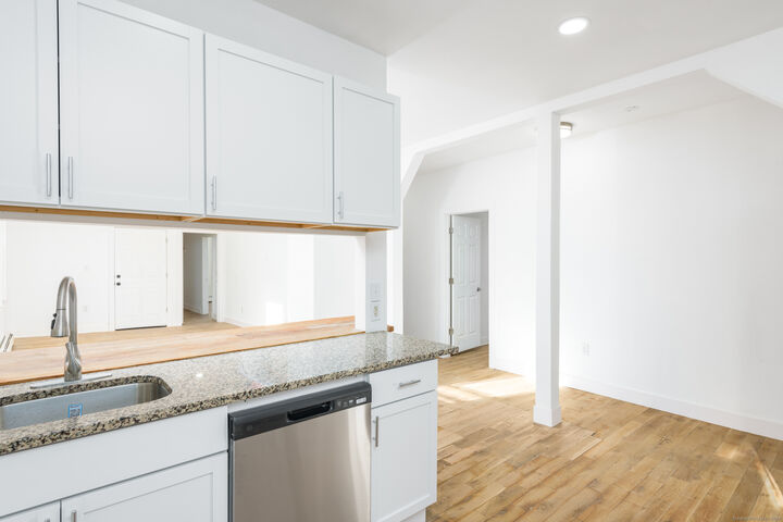 Property Photo:  517 Winchester Avenue #2  CT 06511 