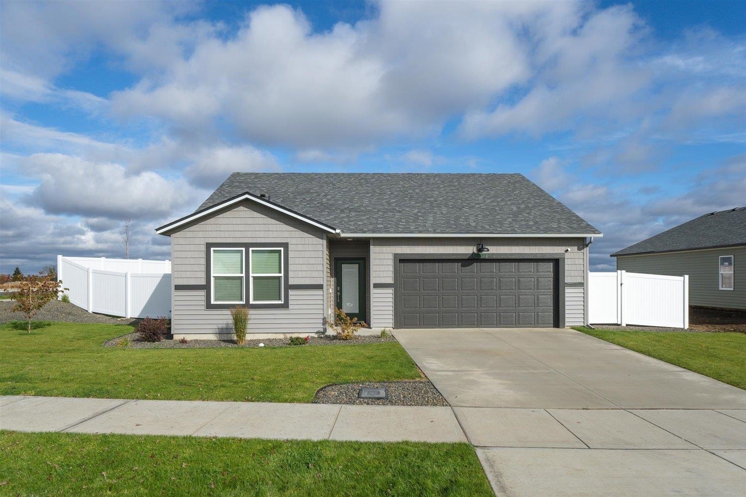 Property Photo: 13505 W Crosswinds Ave WA 99001