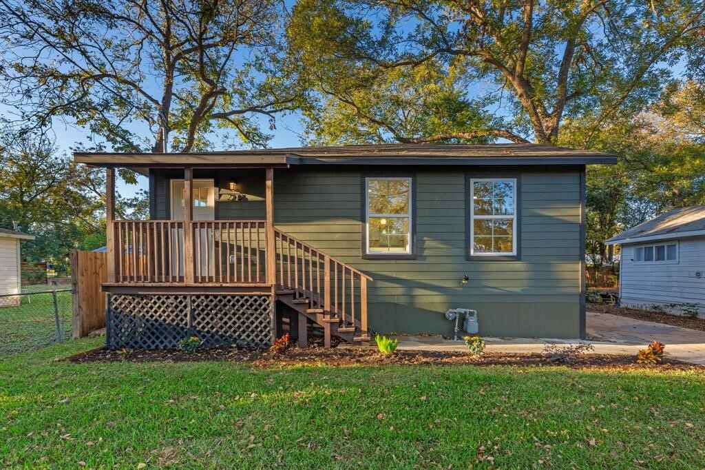Property Photo: 216 Armstrong Street TX 78666