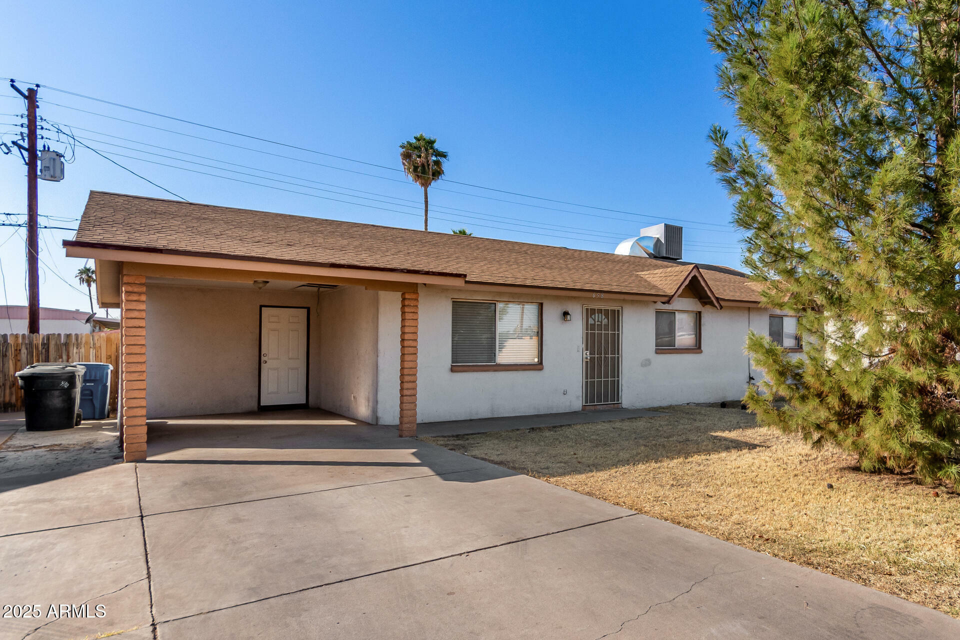 Property Photo:  658 S Sycamore Street  AZ 85202 