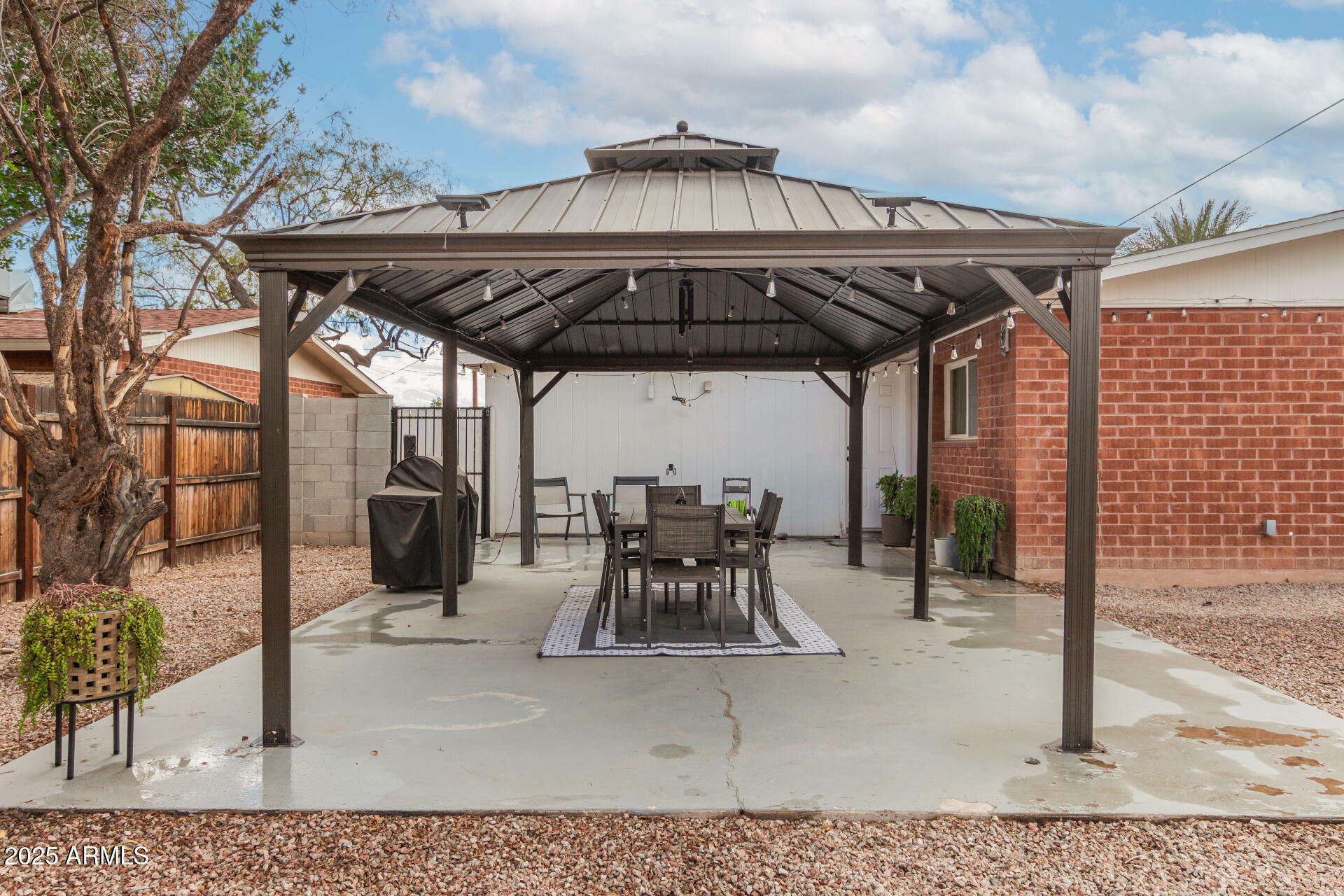 Property Photo: 1512 W Fairmont Drive AZ 85282