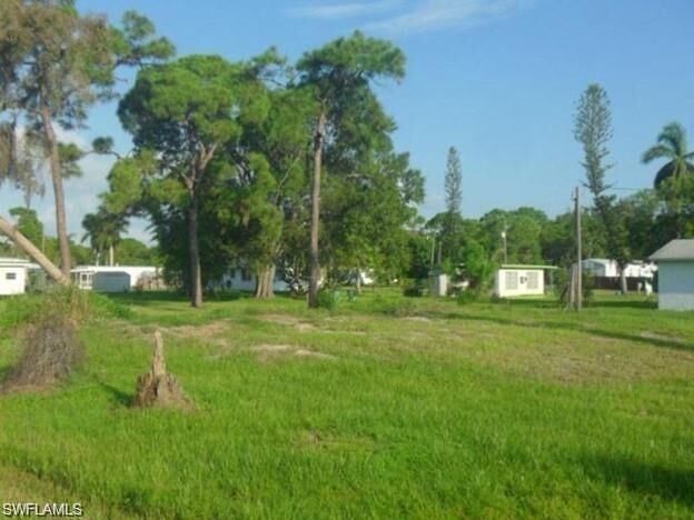 Property Photo:  11219 Stringfellow Rd  FL 33922 