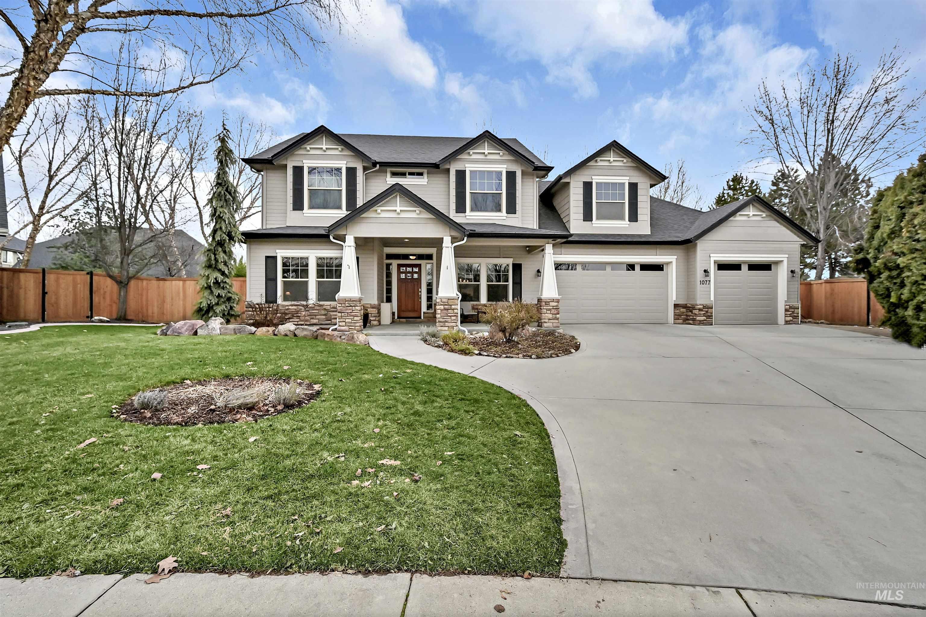 Property Photo:  1077 E Thunderbird Ct.  ID 83616 