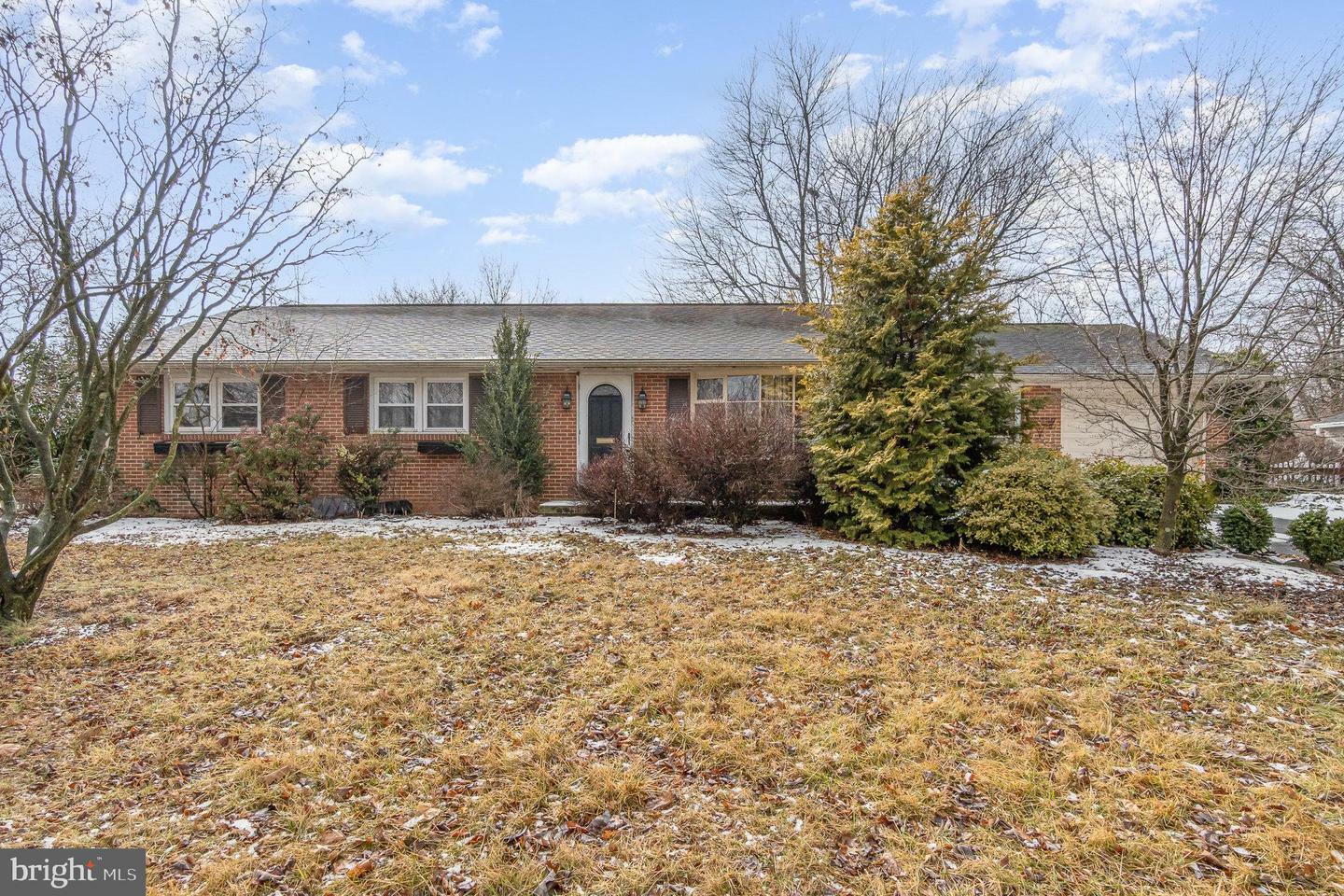 Property Photo:  23 Field Circle  PA 17202 