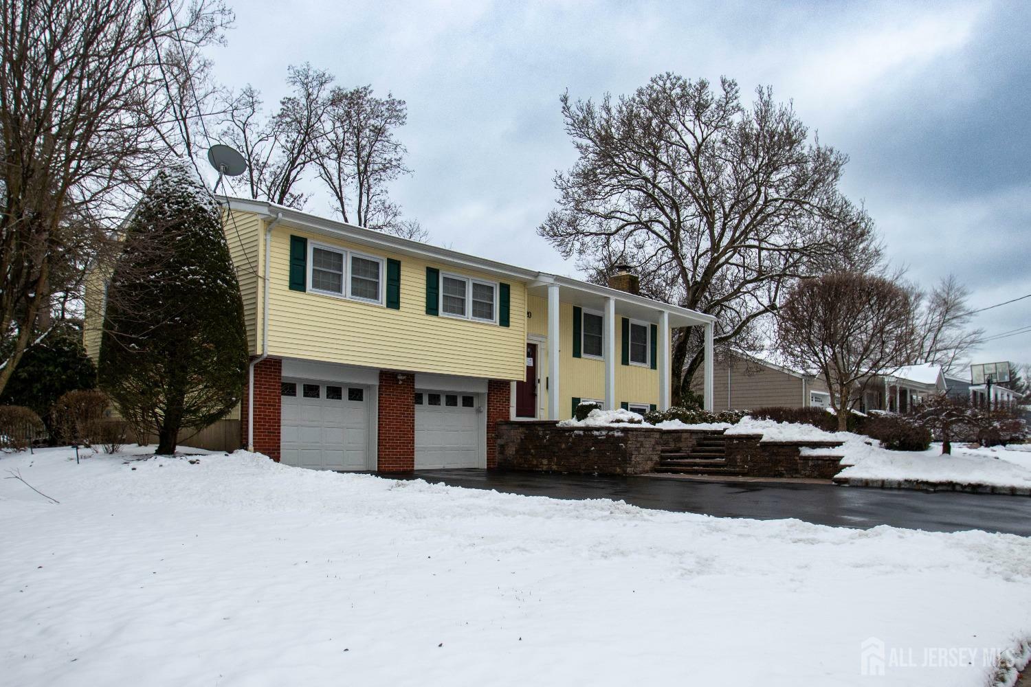 Property Photo:  20 Clearview Road  NJ 08816 