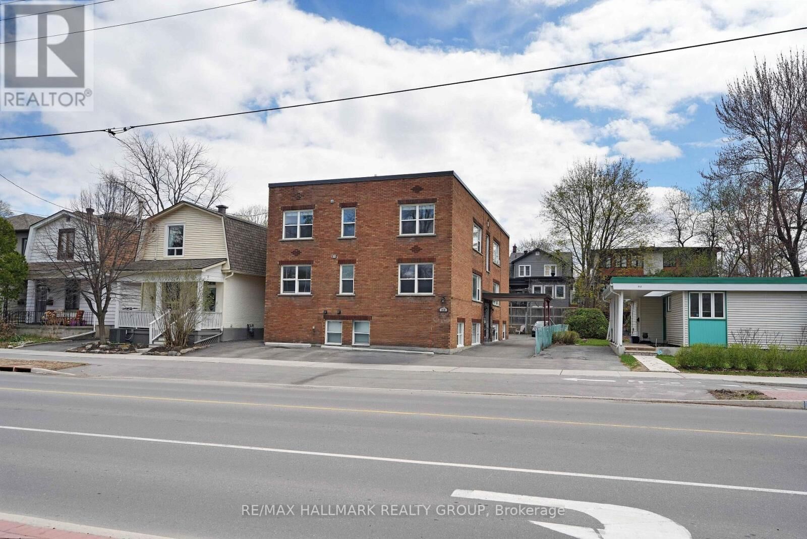 Property Photo:  310 Byron Avenue  ON K1Z 6Z1 