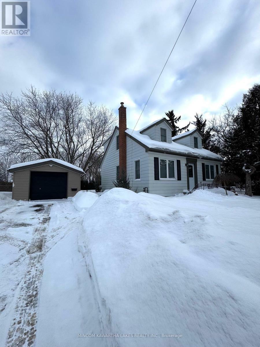 Photo de la propriété:  129 County Rd 4 Road  ON K9L 1V3 