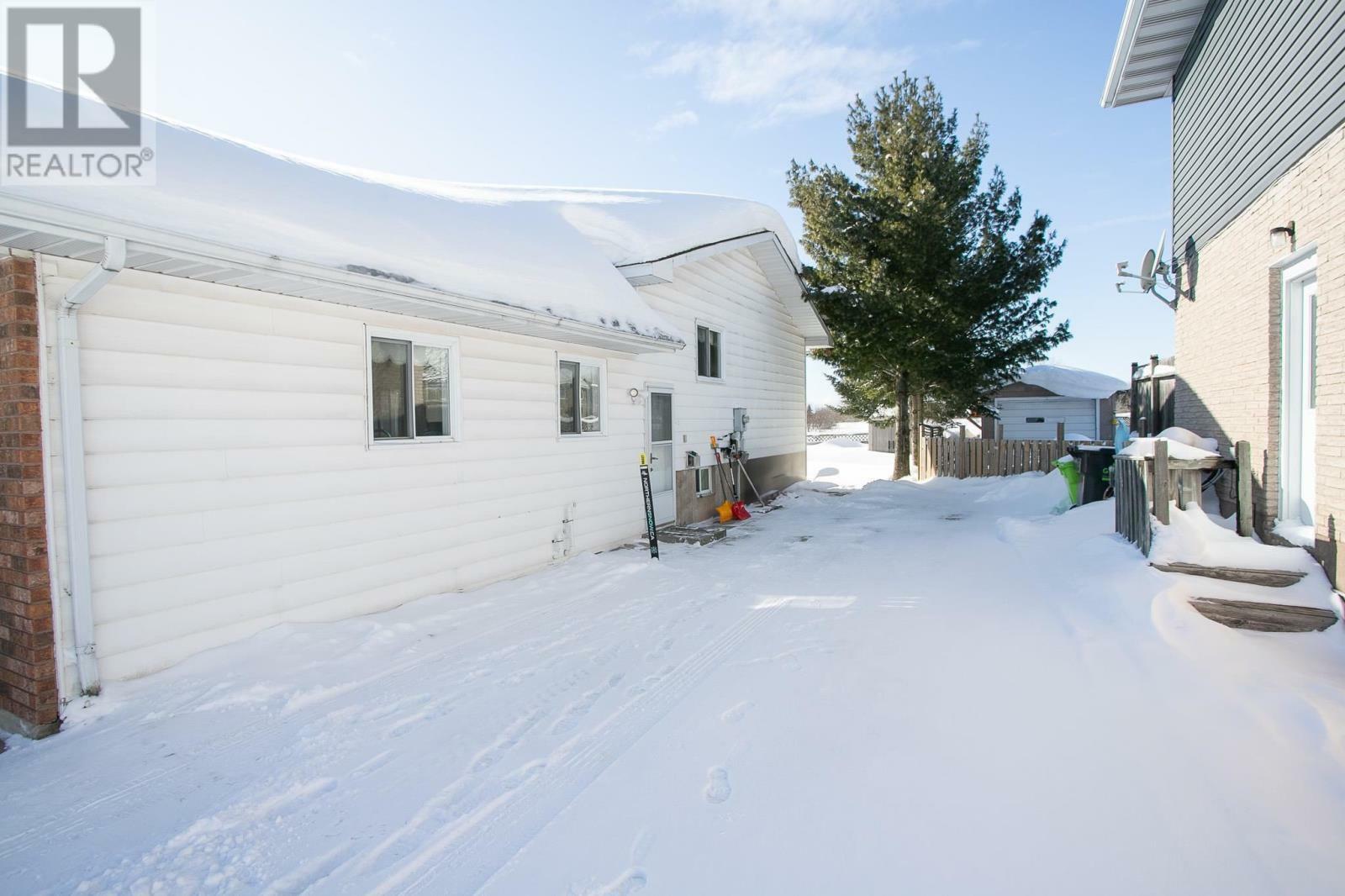 Property Photo:  837 Cooper St  ON P6C 4W3 