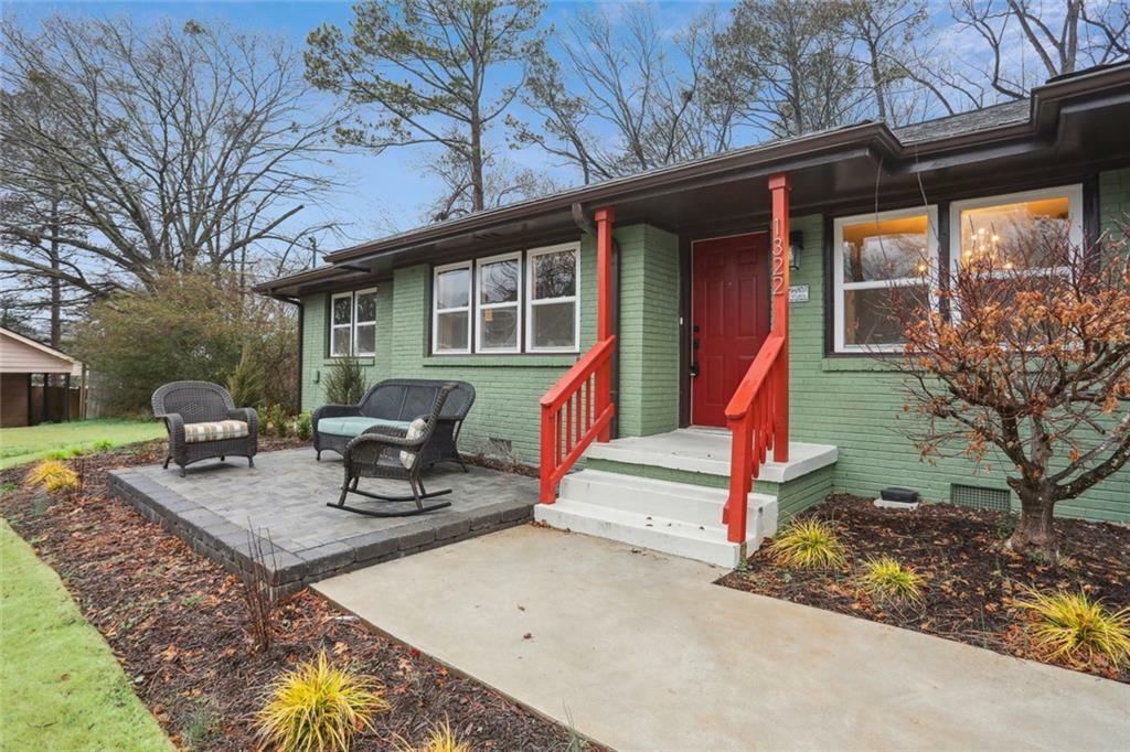 Property Photo: 1322 Elmhurst Circle Circle SE GA 30316