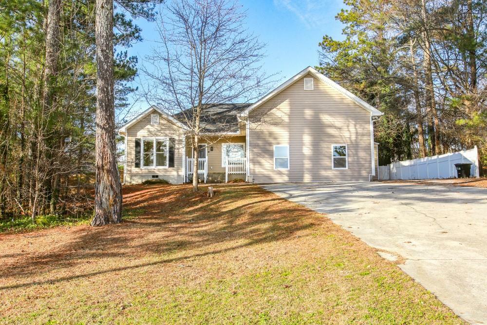 Property Photo: 120 Fairfield Road GA 30180