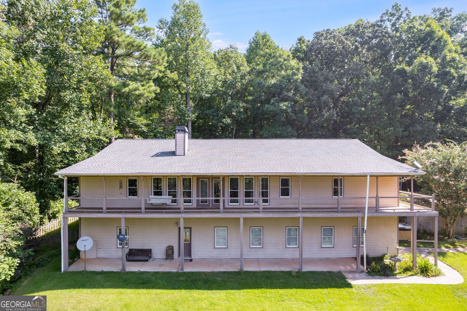 Property Photo:  1561 Morgan Road  GA 30110 