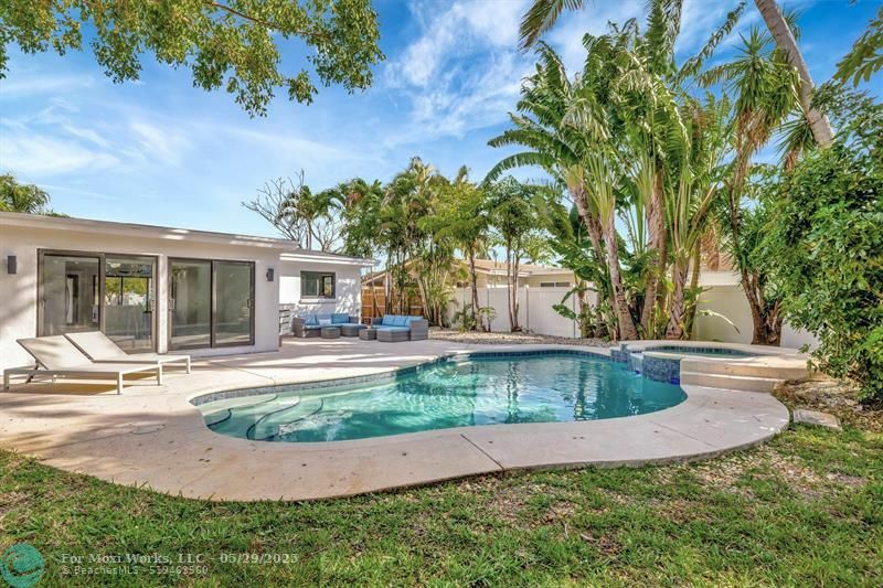 Property Photo: 1310 NE 42nd St FL 33334