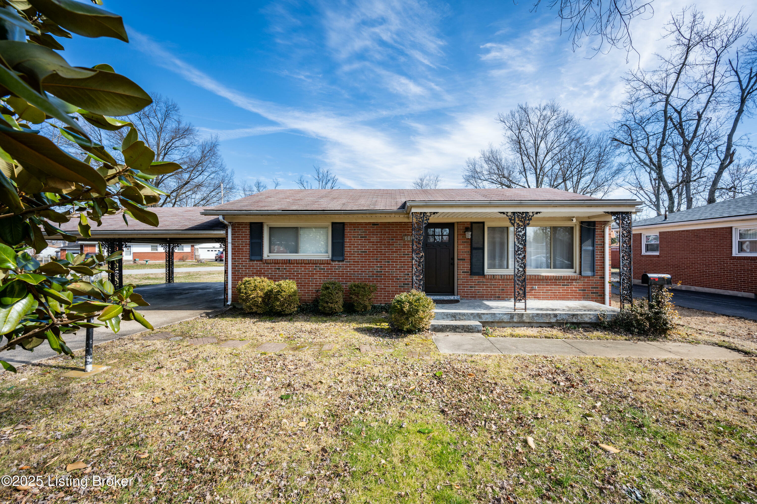 Property Photo:  6001 Gloria Ln  KY 40213 