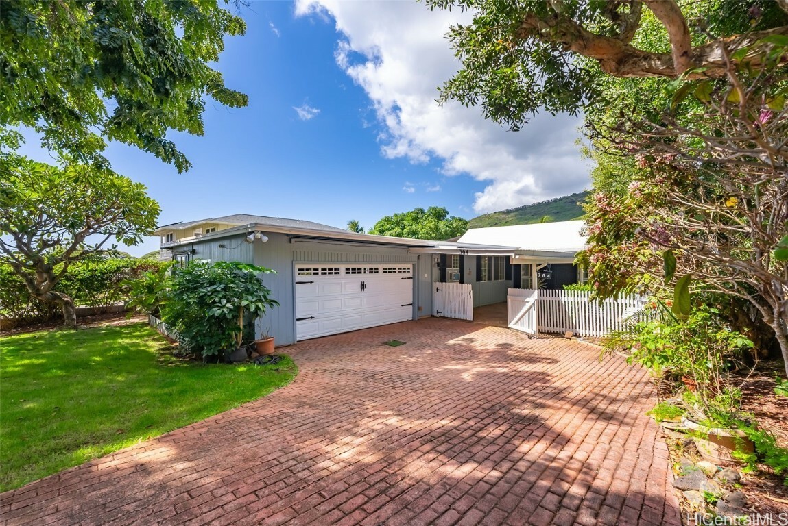 Property Photo:  364 Mamaki Street  HI 96821 