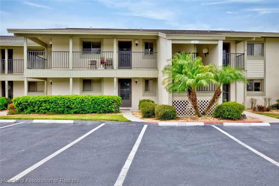 Property Photo:  3513 Edgewater Drive  FL 33872 