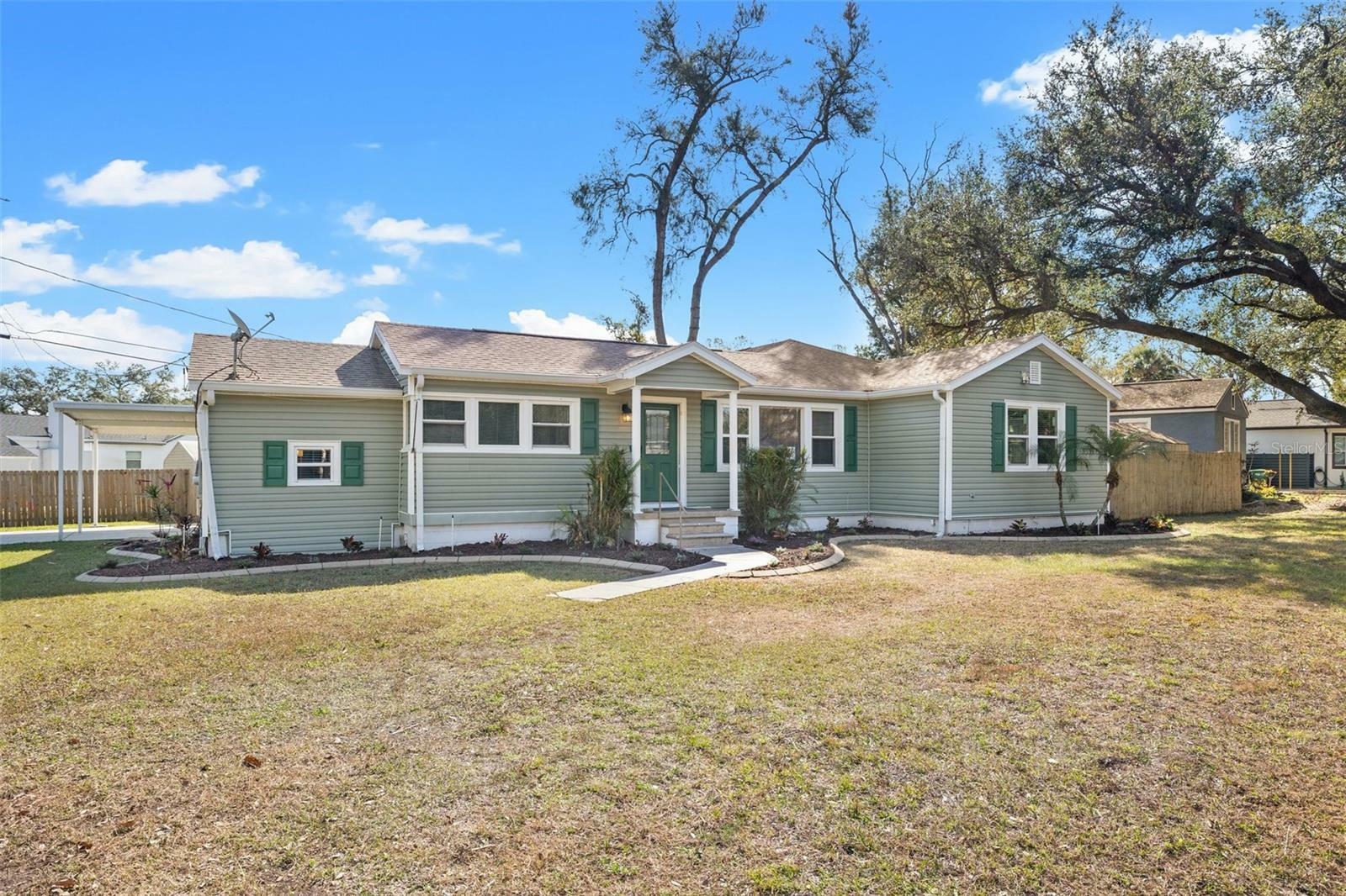 Property Photo:  2512 Alva Drive  FL 33614 