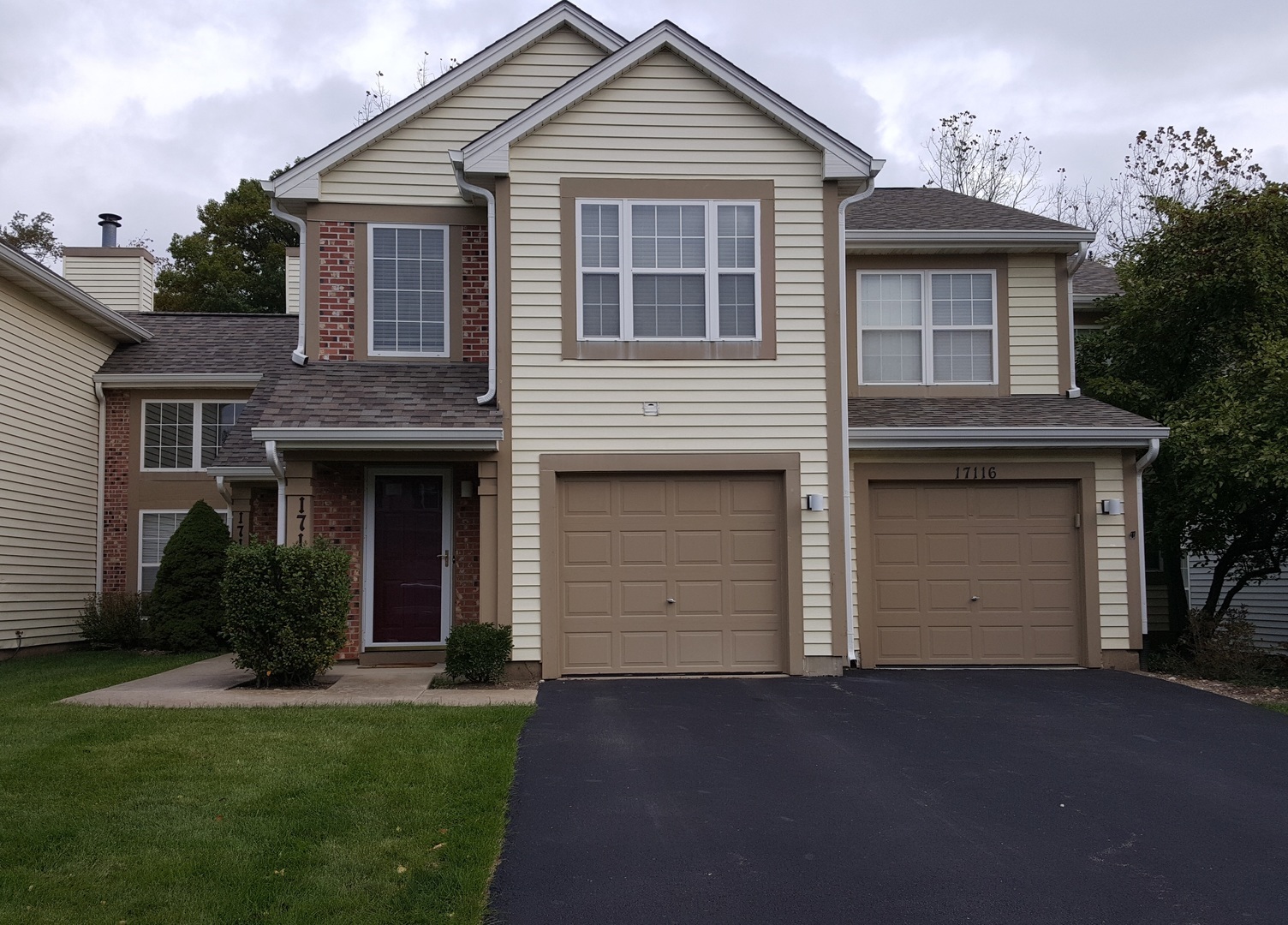 Property Photo: 17116 W Cunningham Court 4A IL 60048
