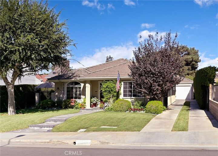 Property Photo: 10321 Starca Avenue CA 90601