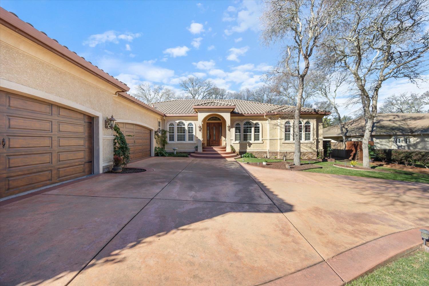 Property Photo:  4900 Secluded Oaks Lane  CA 95608 