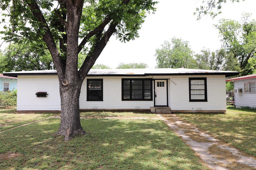 Property Photo: 2306 Southside Drive TX 76801
