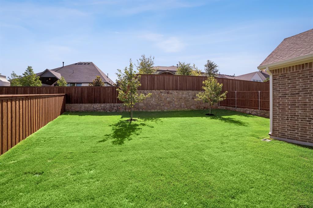 Property Photo:  2033 Rolling Oaks Drive  TX 76008 