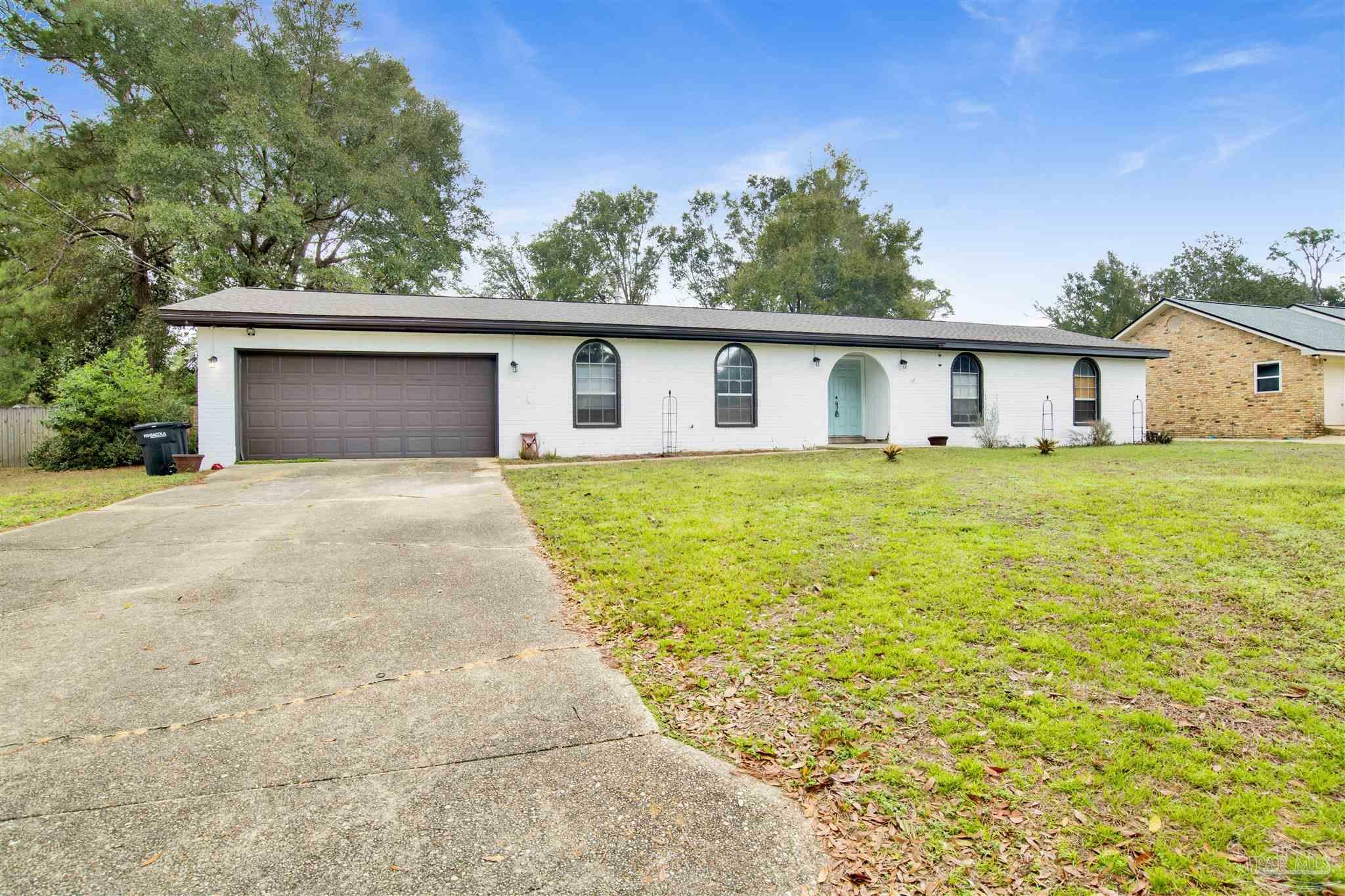 Property Photo:  3840 Collingswood Rd  FL 32514 