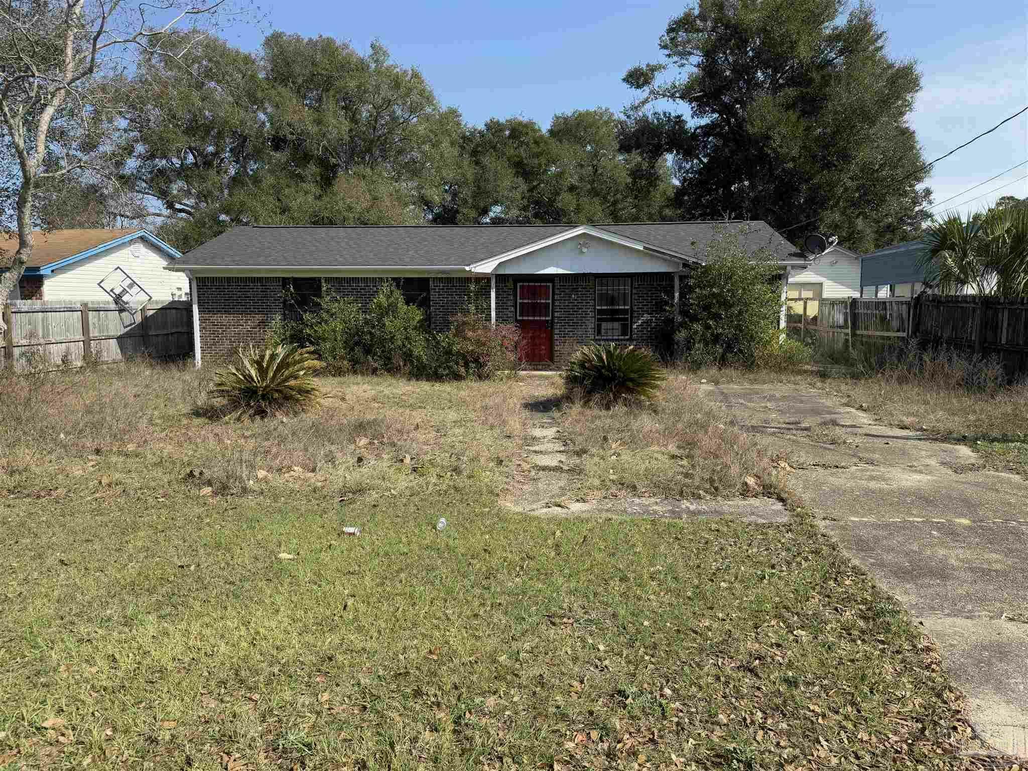 Property Photo:  115 Reed Rd  FL 32507 