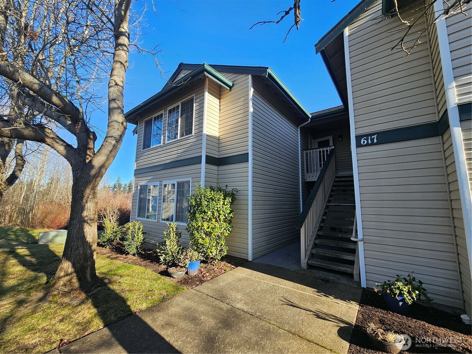 Property Photo: 617 W Horton Way 207 WA 98226