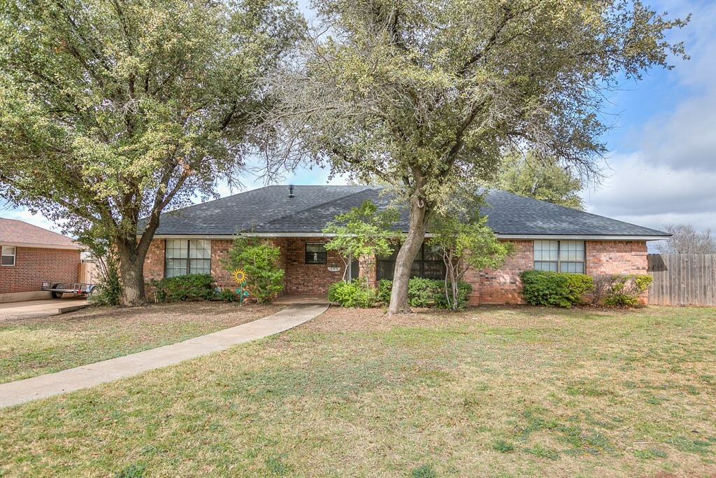 Property Photo:  4006 Shefflera Dr  TX 76904 