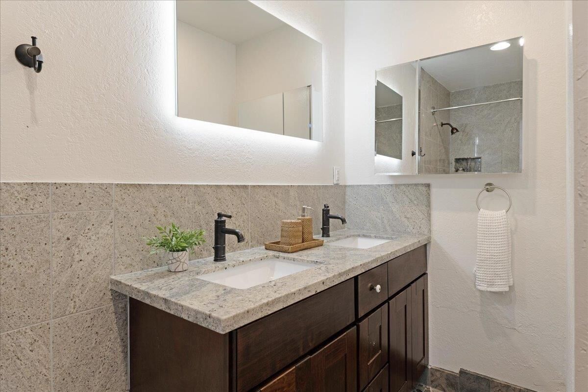 Property Photo:  203 Grant Street 3  CA 95060 