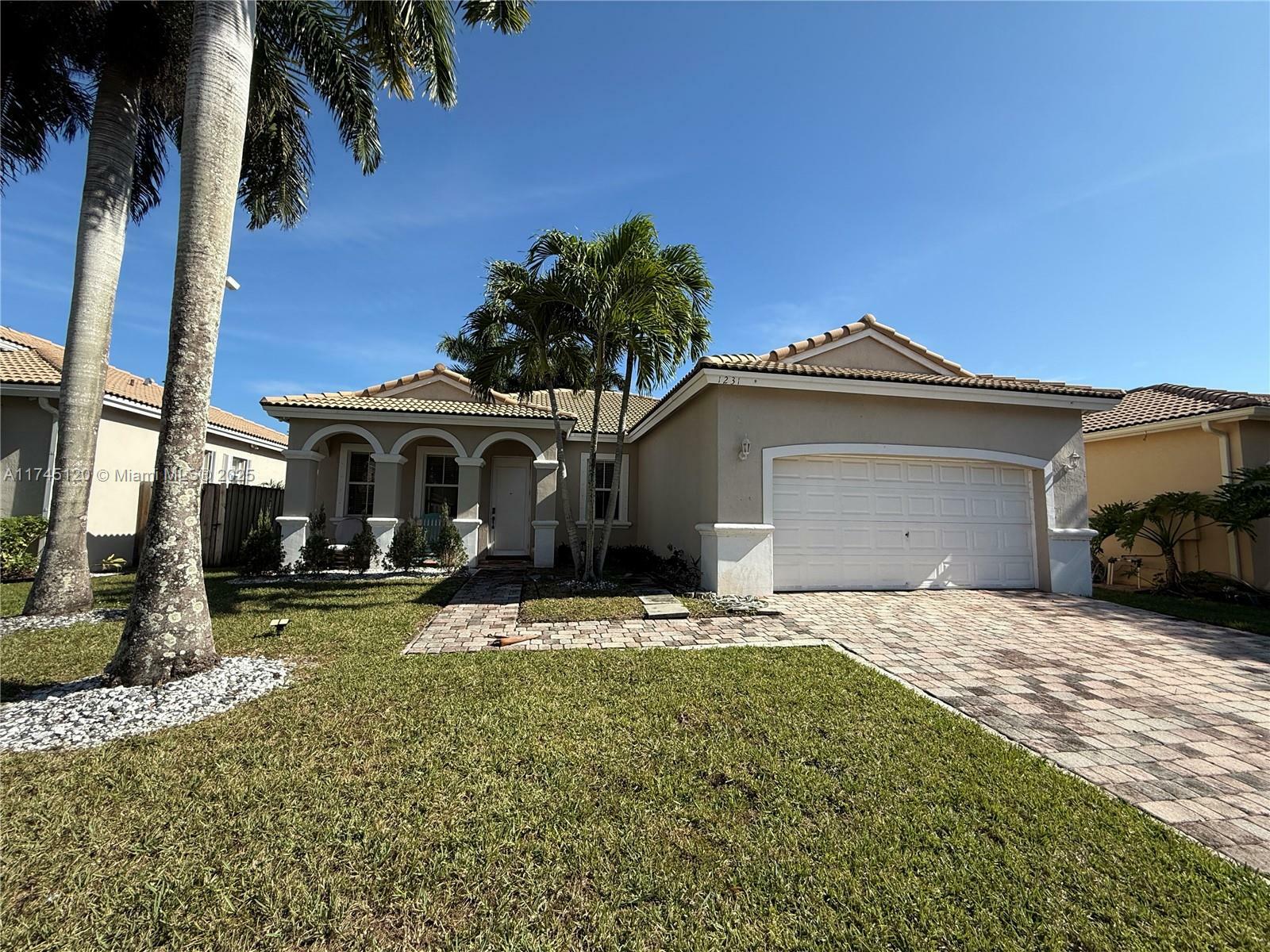 Property Photo:  1231 SE 16th Ave  FL 33035 