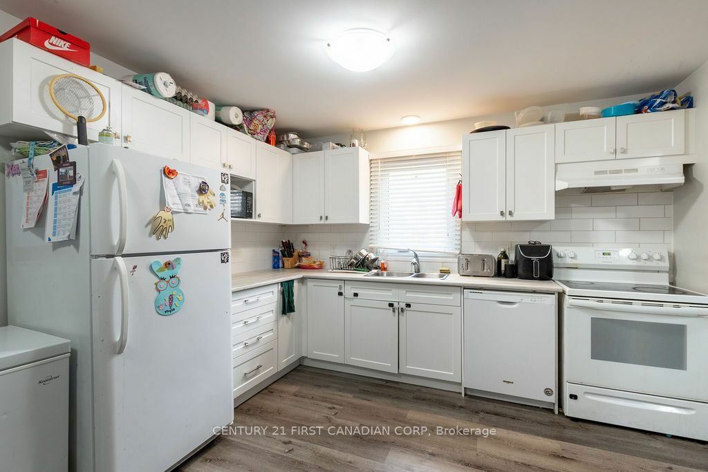 Property Photo:  217 Martinet Ave 23  ON N5V 4P5 