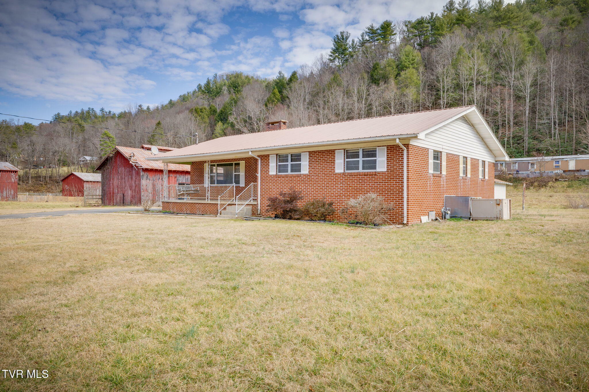 Property Photo:  2915 Temple Hill Road  TN 37650 