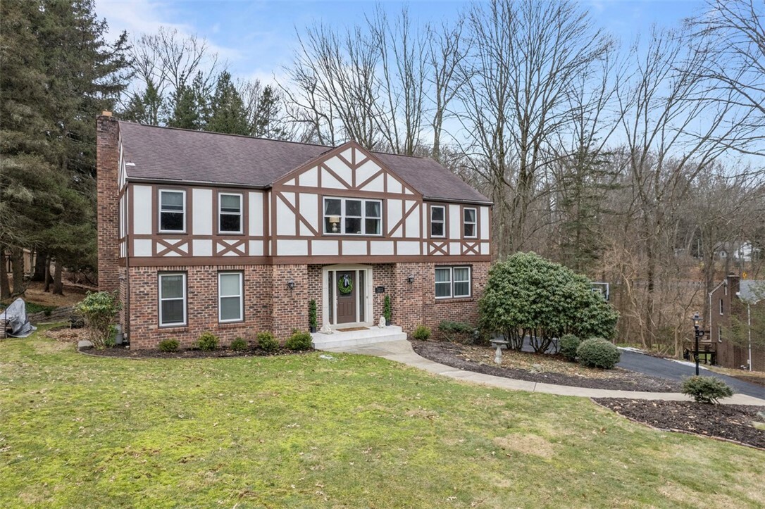 Property Photo:  3212 Fox Run Road  PA 15101 