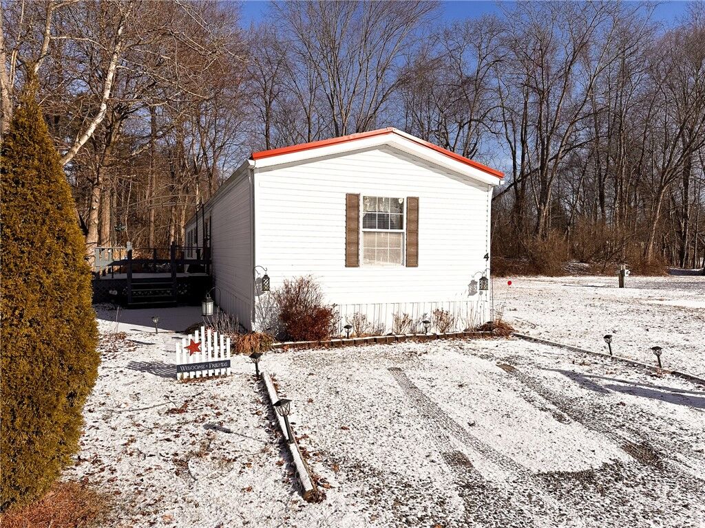 Property Photo: 4 Elmbrook Estate Ii 4 PA 15010