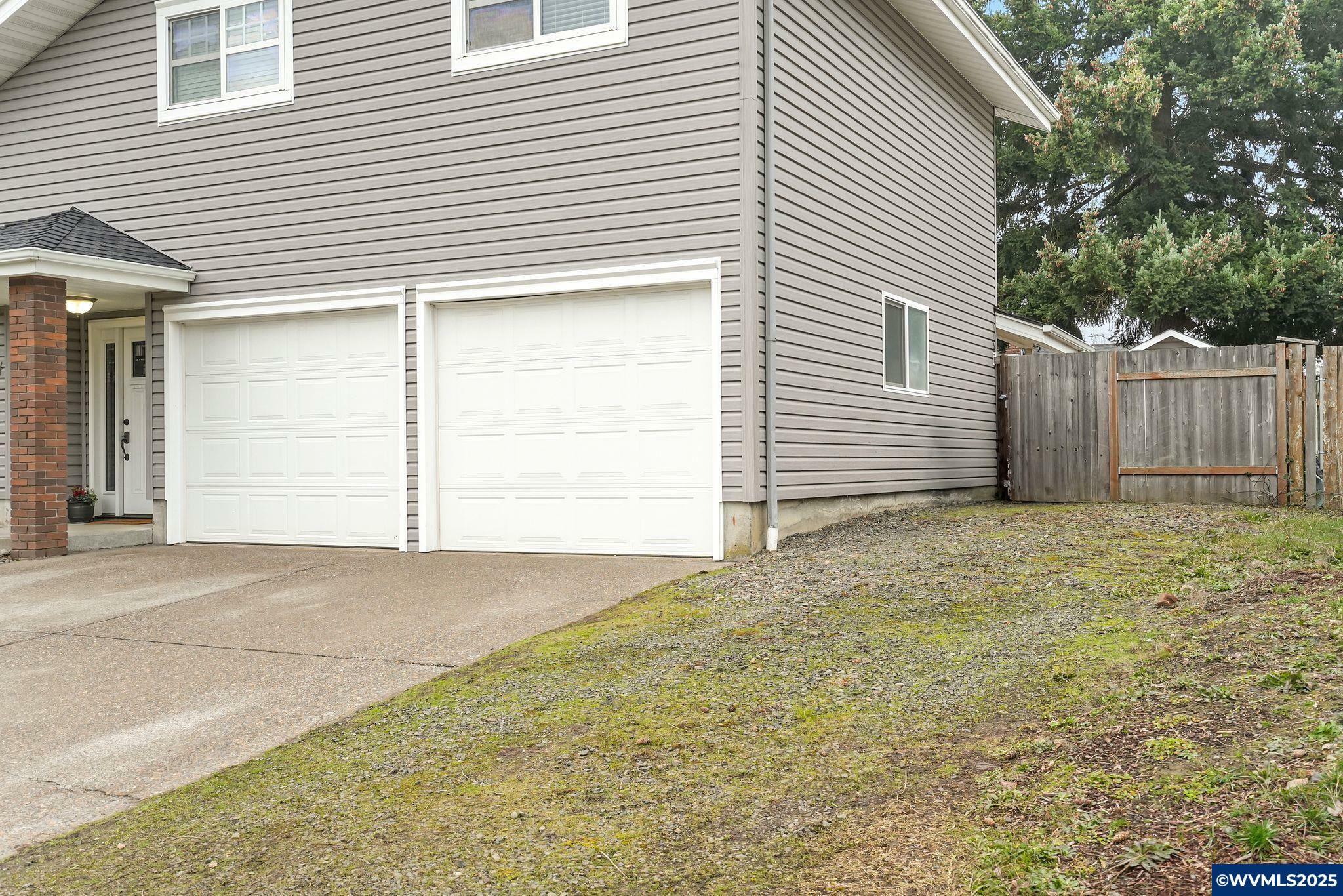 Property Photo:  2117  29th Av SE  OR 97322 