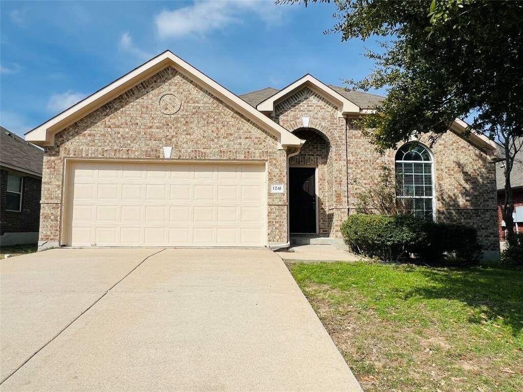 Property Photo: 1241 Rainbow Parke Drive TX 78665