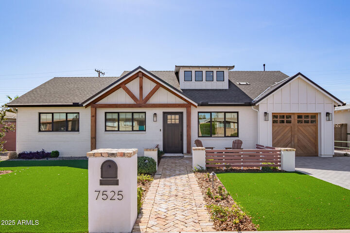 Property Photo: 7525 E Latham Street AZ 85257