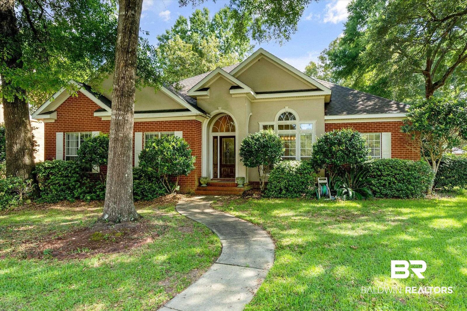 Property Photo: 9740 Aspen Circle AL 36527