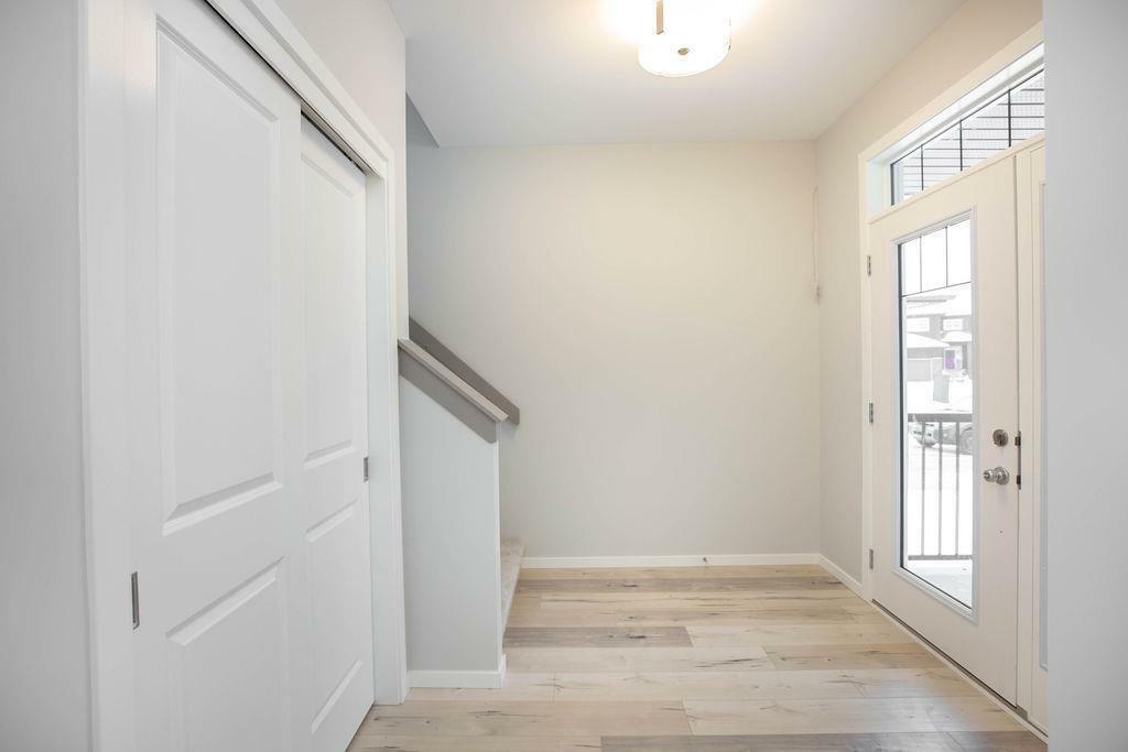 Property Photo:  34 Plover Place  MB R2V 5H8 