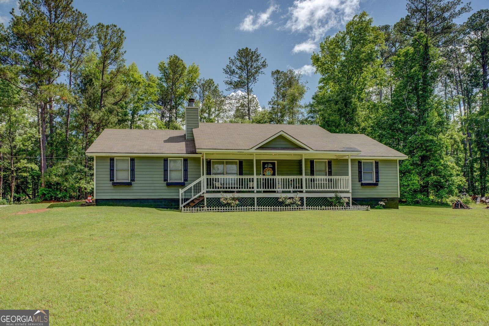 Property Photo:  290 Bear Creek Point  GA 30055 