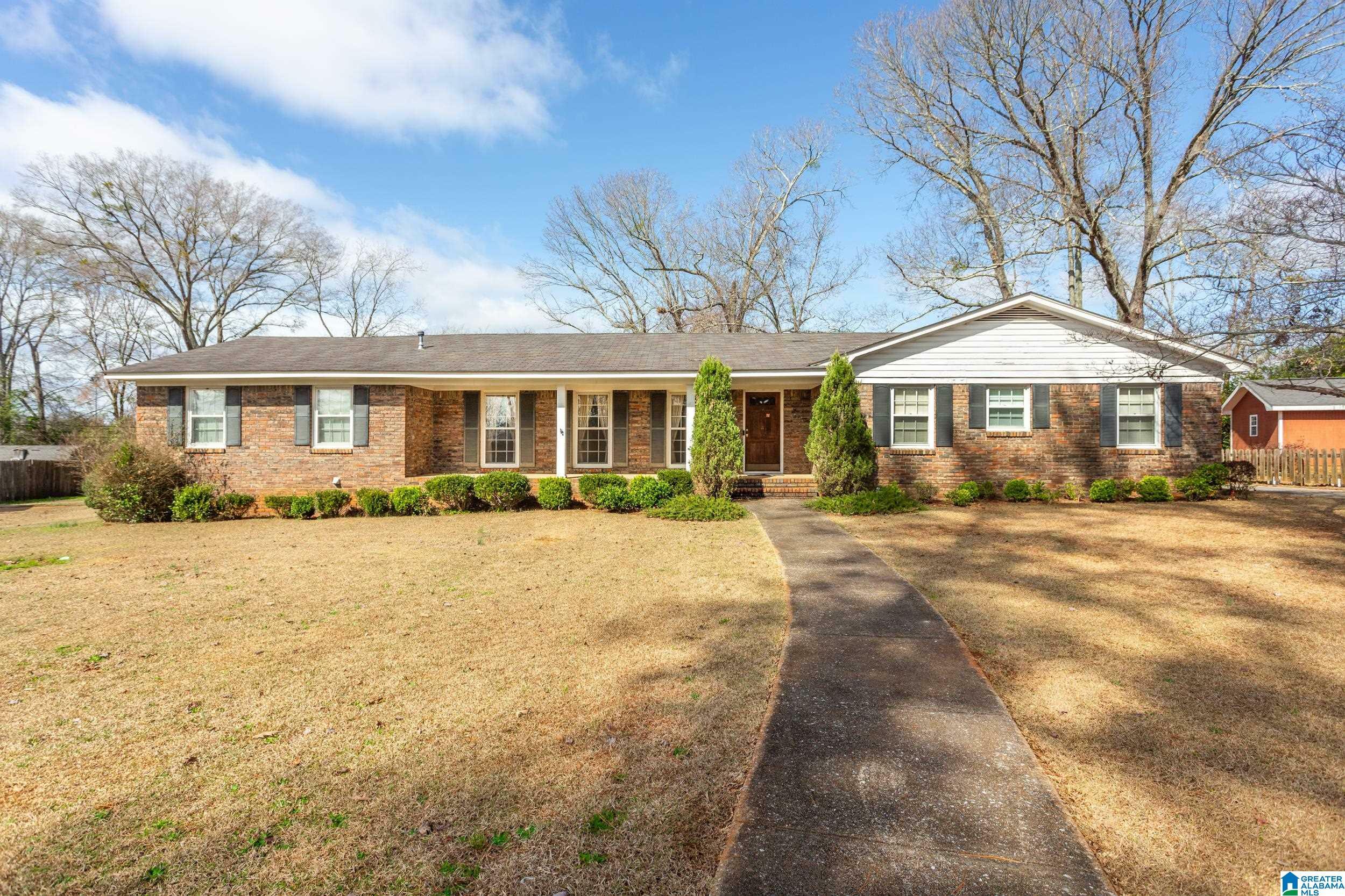 Property Photo: 1003 Shady Lane Circle AL 35160