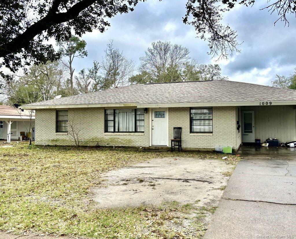 Property Photo: 1009 Cherryhill Street LA 70607